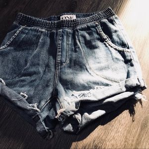 One Teaspoon Hunter cut off denim shirts